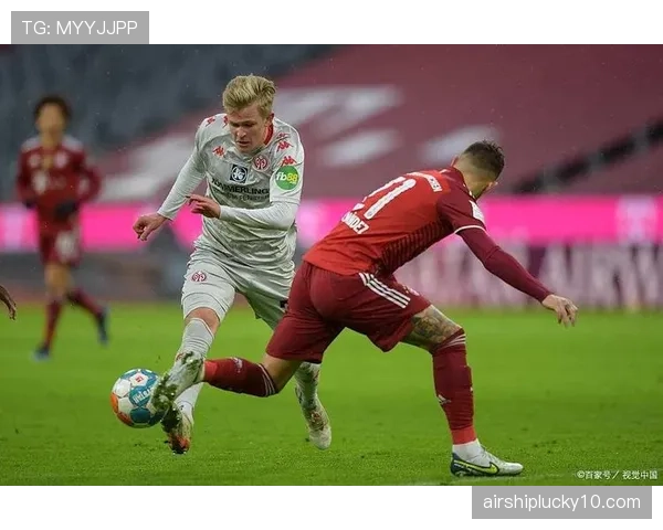 美因茨1-1战平汉堡,南北德比激烈对抗 美因茨1-1战平汉堡,南北德比激烈对抗