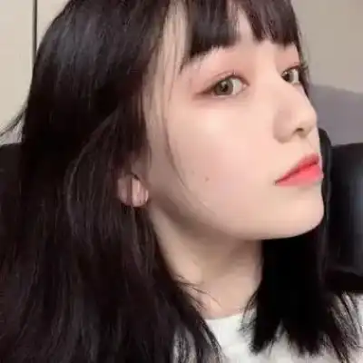 梁霜文